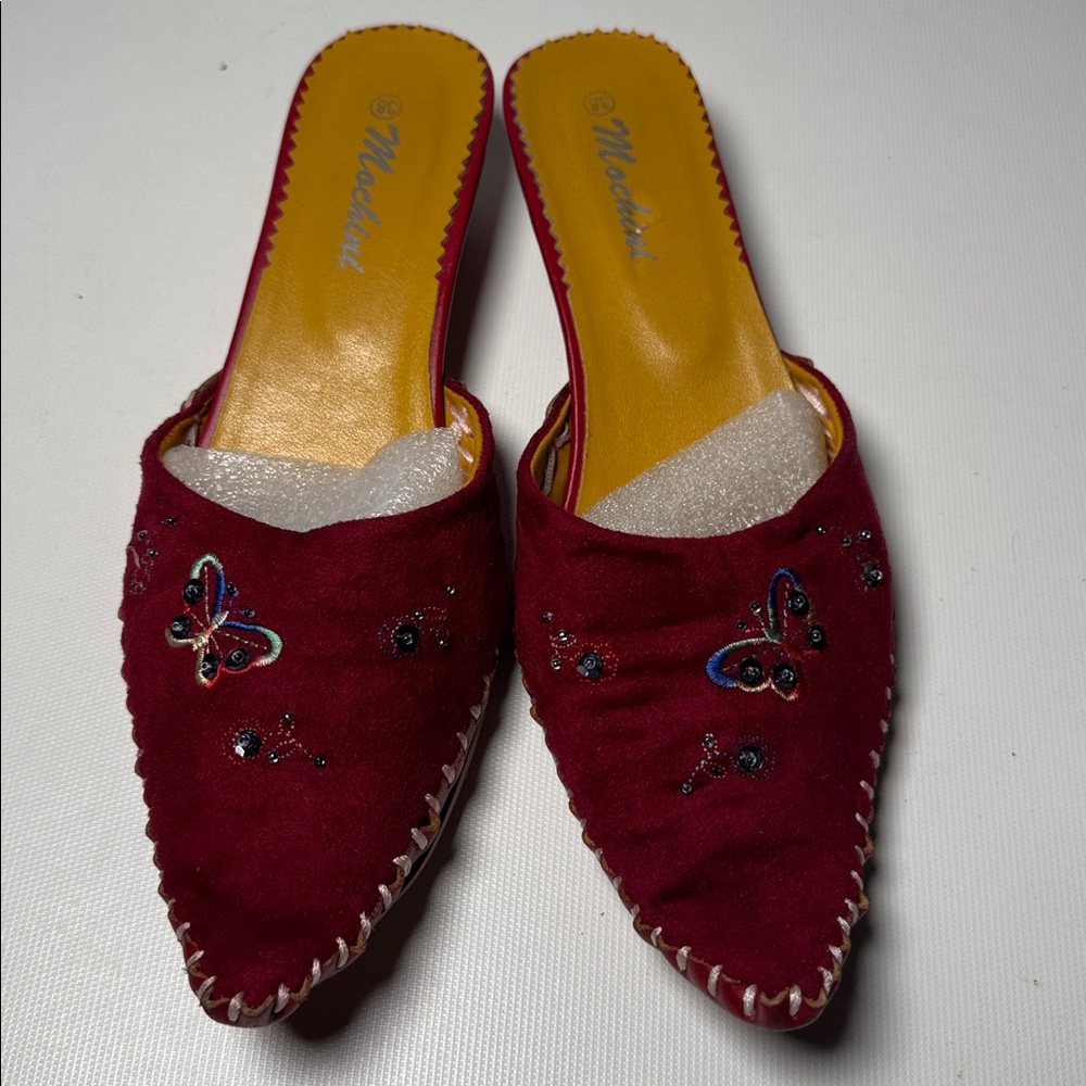 Mochini Suede Pointed Toe Slippers - sz 38